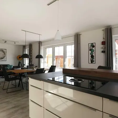 Kapitaenshaus Apartamento Groß Schwansee
