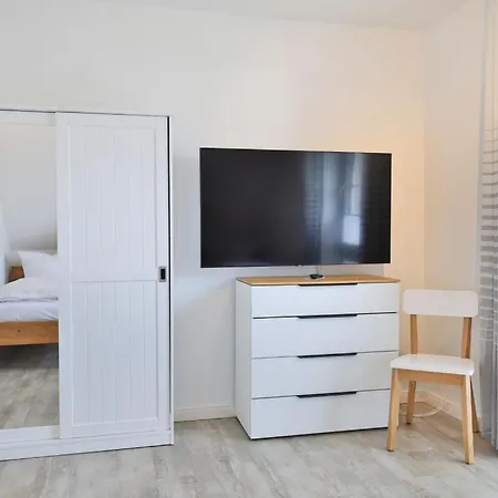 Kapitaenshaus Apartamento Groß Schwansee